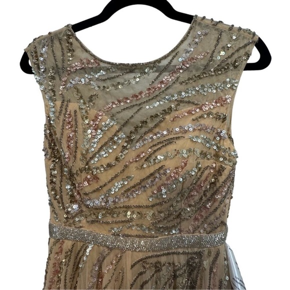 NWT- MAC DUGGA- $598 Cap Sleeve, Embellished Gown, size 10 - Picture 8 of 17